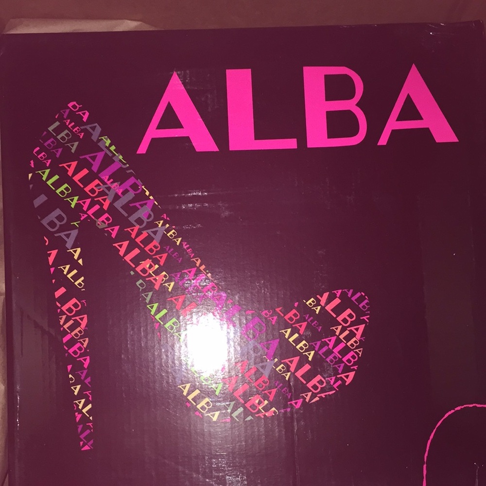 Pink Cutout Gold & Silver 👠 - Picture 2 of 3
